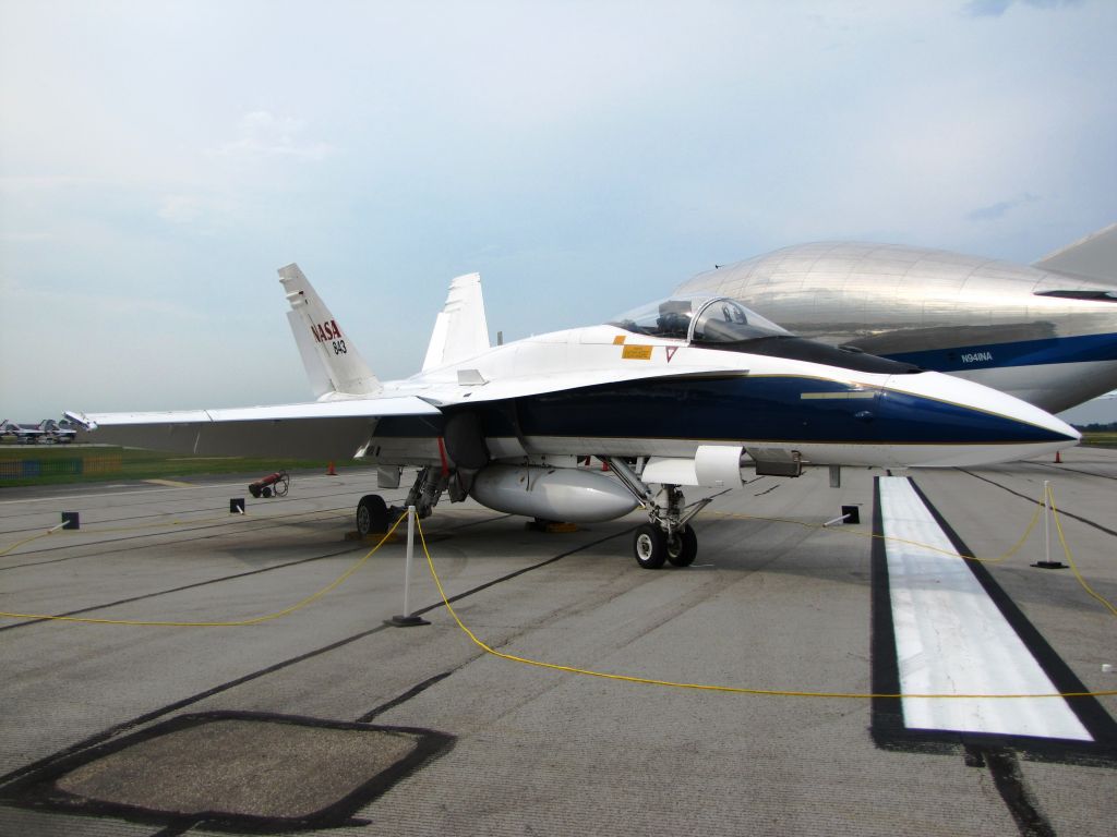 McDonnell Douglas FA-18 Hornet (N843NA)