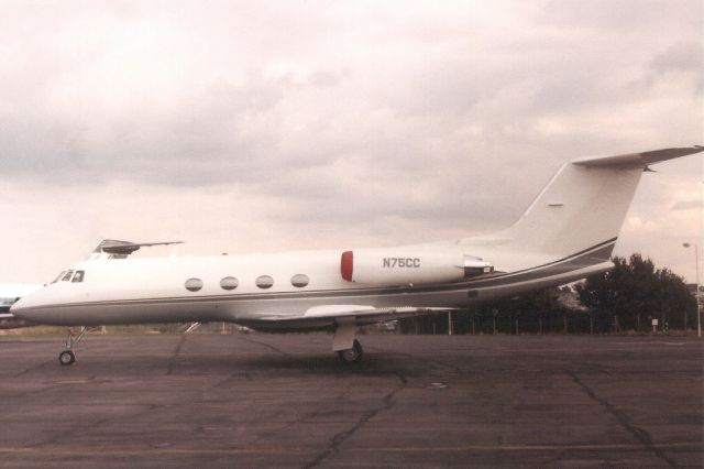 Gulfstream American Gulfstream 2 (N75CC) - Seen here in Jan-85.br /br /Reregistered N7500 19-Nov-02,br /then N750RA 22-Dec-03.br /Registration cancelled 20-Feb-18 as expired.  Broken up at KONT.