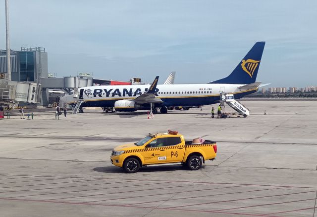 Boeing 737-800 (EI-EBM) - Ryanair - B737-8ASWL (EI-EBM) parked at ALC early afternoon. Photo taken via mobile phone. (Photo 16 Oct 23) br /NB AIRPORT PHOTO SHOULD READ LEAL (ALC ALICANTE NOT EGNT) Cannot amend after several attempts.