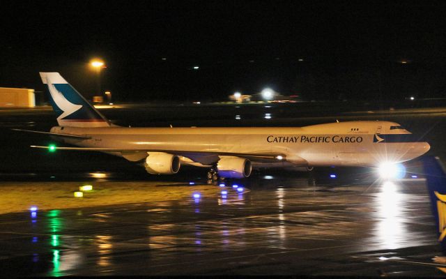 BOEING 747-8 (B-LJD) - cathay pacific cargo b747-8f b-ljd arriving in shannon from dubai with horses onboard 18/12/14.