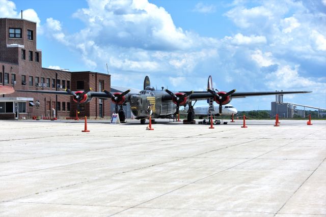 Consolidated B-24 Liberator —