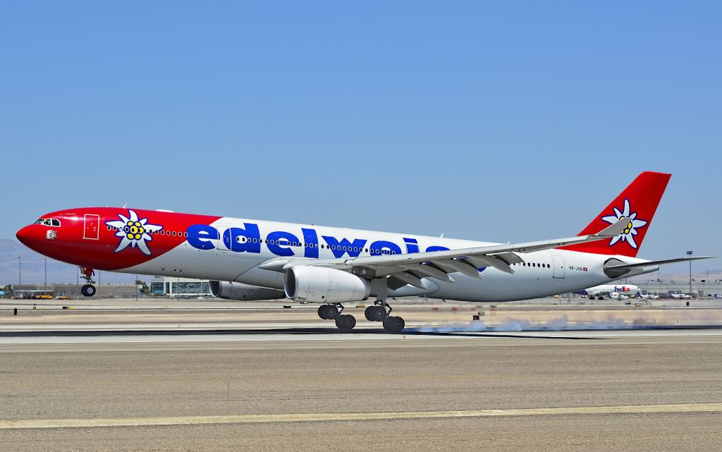 Airbus A330-300 (HB-JHQ) - HB-JHQ Edelweiss Air 2011 Airbus A330-343 - cn 1193 - Las Vegas - McCarran International (LAS / KLAS)br /USA - Nevada, May 26, 2014br /Photo: Tomás Del Coro