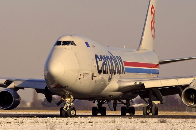 Boeing 747-400 (LX-SCV)