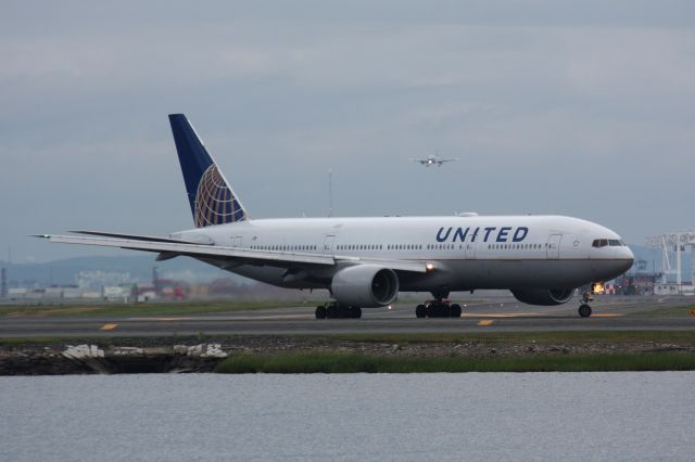 Boeing 777-200 (N777UA)