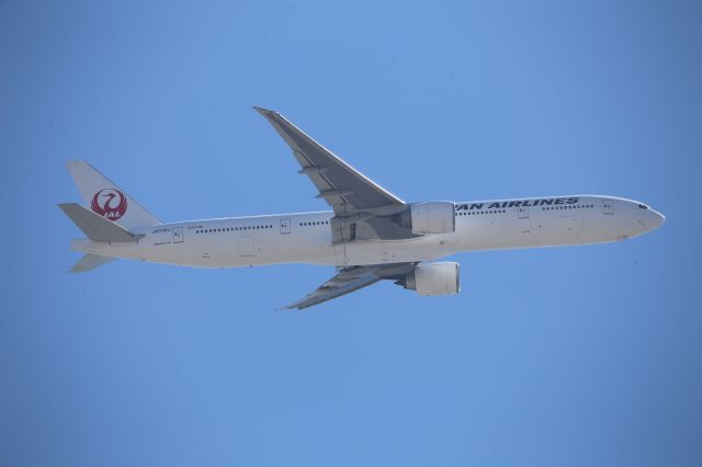 BOEING 777-300ER (JA735J)