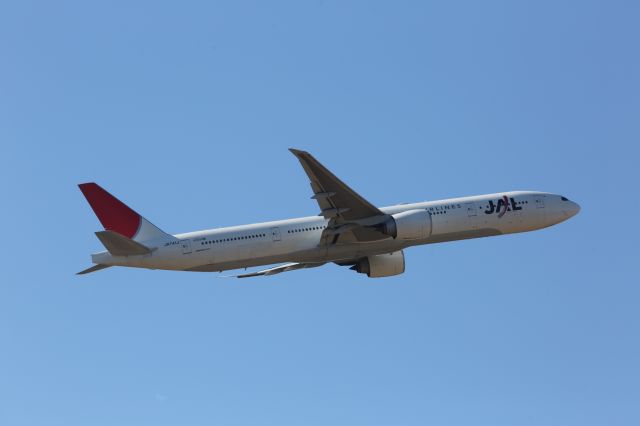 BOEING 777-300ER (JA741J)