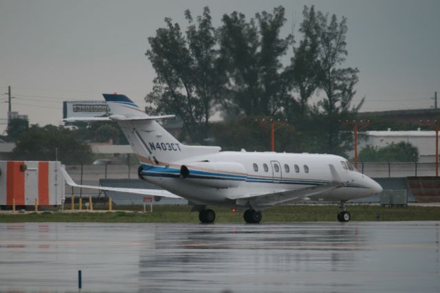 Hawker 800 (N403CT)