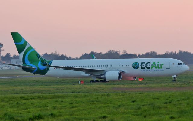 BOEING 767-300 (HB-JJF) - ECair b767-3 hb-jjf arriving in shannon this evening 1/10/15.