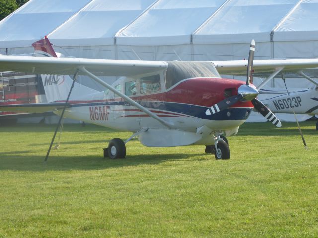 Cessna 206 Stationair (N6MF)