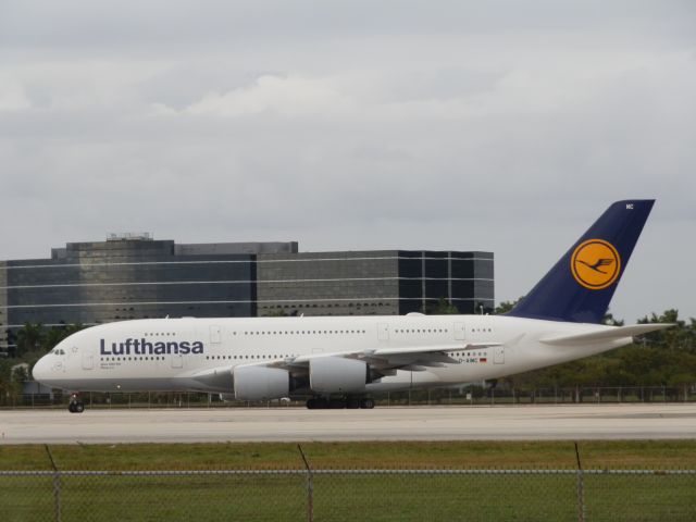 Airbus A380-800 (D-AIMC)