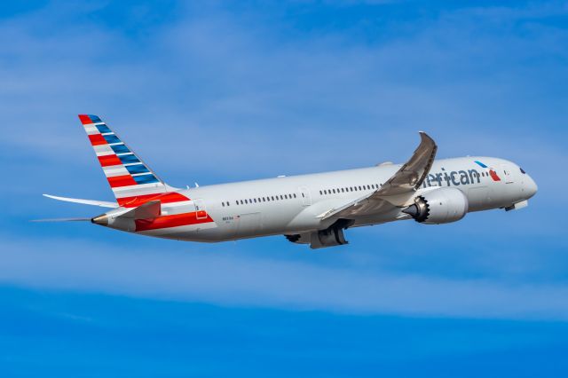 Boeing 787-9 Dreamliner (N831AA) - An American Airlines 787-9 taking off from PHX on 2/3/23. Taken with a Canon R7 and Tamron 70-200 G2 lens.