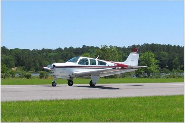 Beechcraft Bonanza (33) (N89ZM)