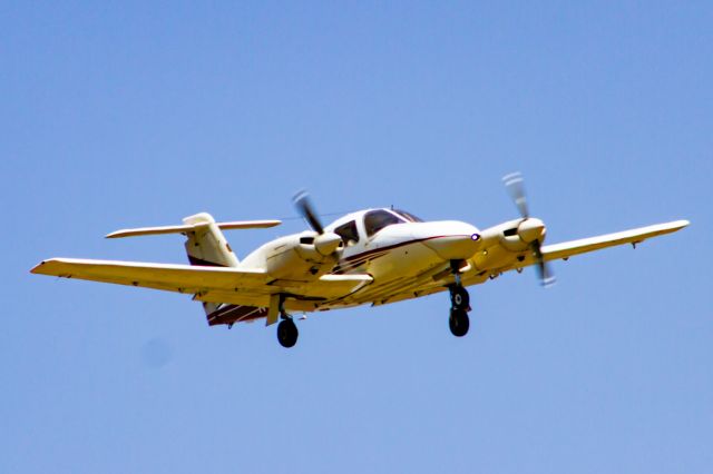 Piper PA-44 Seminole (N442SA)