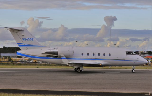 Canadair Challenger (N843GS)