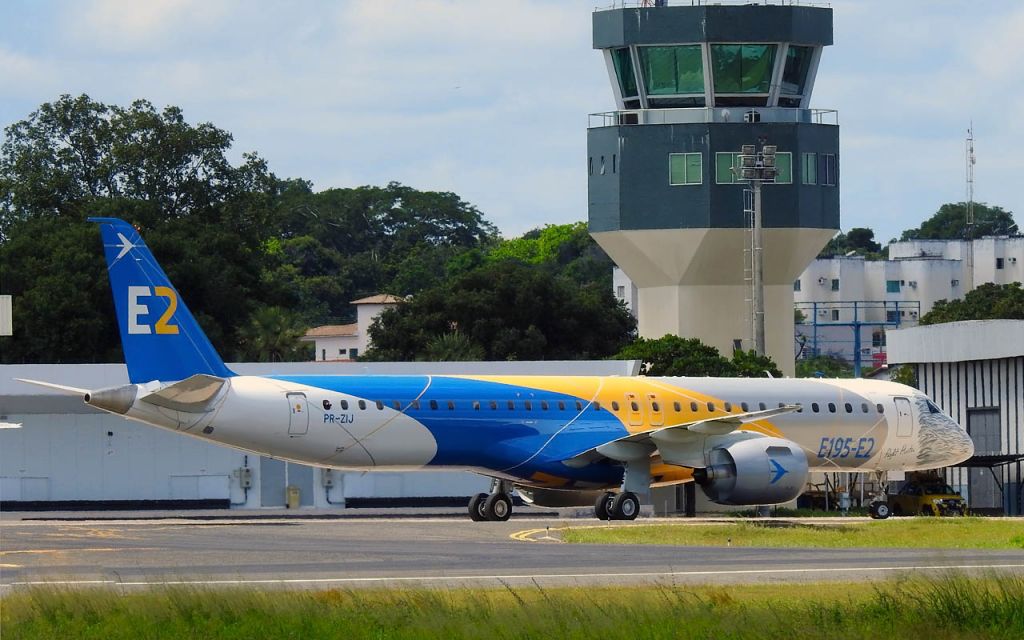 EMBRAER ERJ-190-400 (PR-ZIJ)