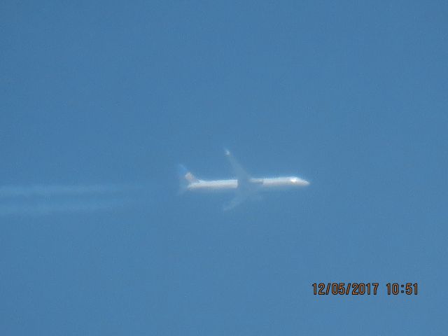 Boeing 737-900 (N69824)