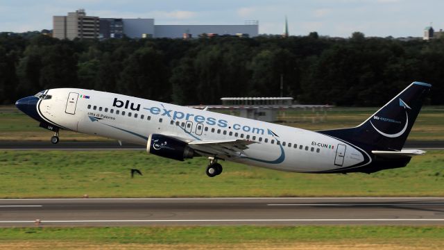 BOEING 737-400 (EI-CUN)