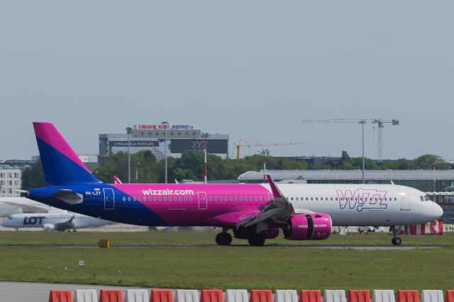 Airbus A321neo (HA-LZY) - EPWA SPOTTING