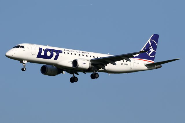 Embraer ERJ-190 (SP-LMB)