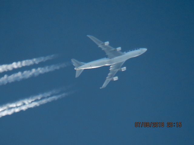 Boeing 747-400 (N356KD)