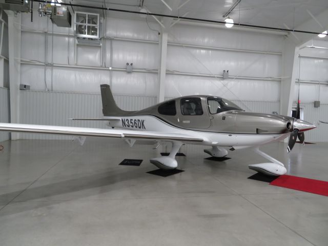 Cirrus SR-22 (N356DK)