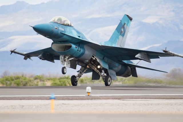 Lockheed F-16 Fighting Falcon — - Runway 25 at NAS Fallon.br /An aggressor returning from the hunt.