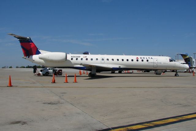 Embraer ERJ-145 (N565RP)