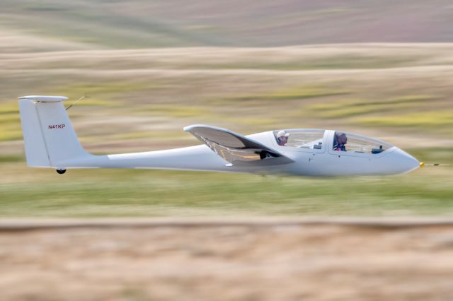 GROB Twin 3SL (N41KP) - Northern California Soaring Association's Burkhart Grob G103C Twin III Acro being towed into flight  at Byron Airport.