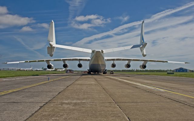 Antonov An-225 Mriya (UR-82060) - adb an-225 ur-82060 at shannon.21/5/13.