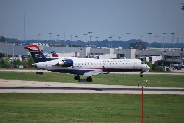 Canadair Regional Jet CRJ-700 (N716PS) - Arriving runway 18C - 6/28/09