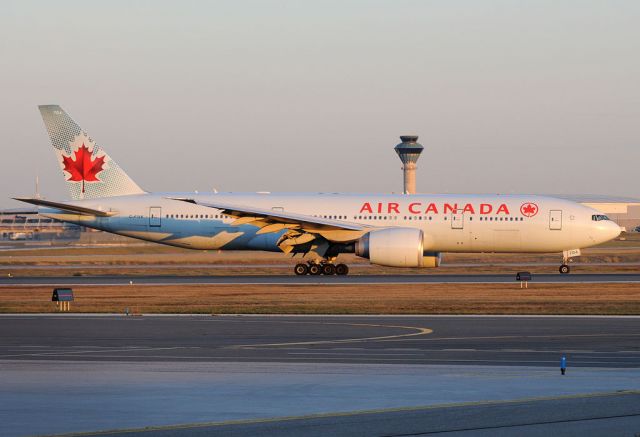 BOEING 777-200LR (C-FIVK)