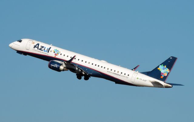 EMBRAER 195 (PR-AXF)