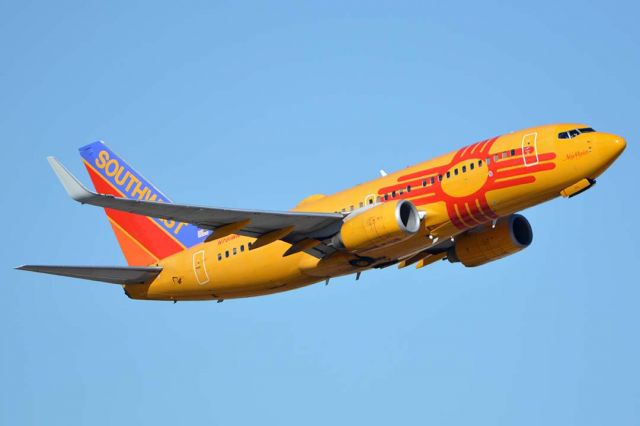 Boeing 737-700 (N781WN) - Southwest Boeing 737-7H4 N781WN New Mexico One at Phoenix Sky Harbor on January 27, 2016. It first flew on August 16, 2000. Its construction number is 30601. It was delivered to Southwest on August 30, 2000. 