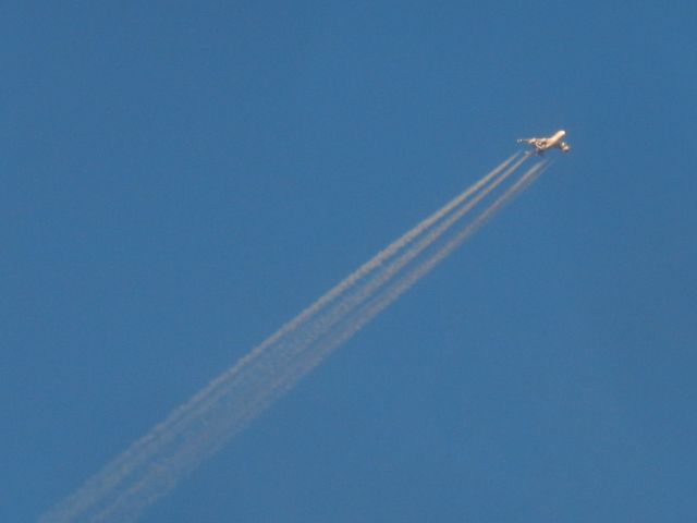 Airbus A380-800 (D-AIMG) - D-AIMGM, an Airbus A380-800 of Lufthansa painted in the New Color Scheme, approaches my house Flying En-Route to Miami