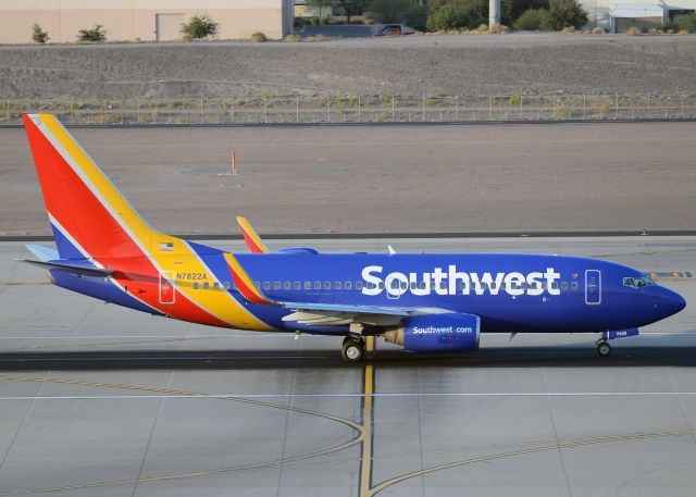 Boeing 737-700 (N7822A)