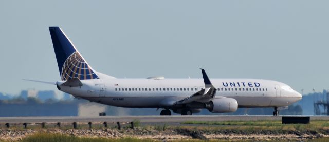 Boeing 737-800 (N76508)