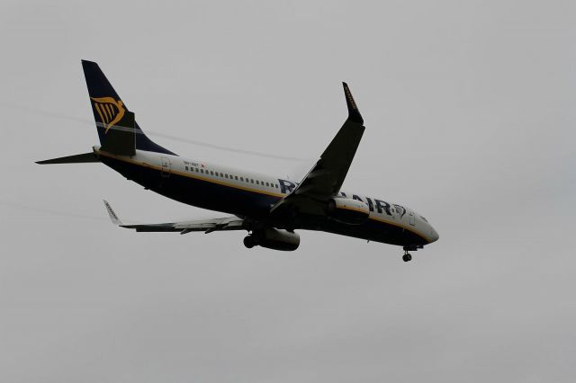 Boeing 737-800 (9H-QBT)