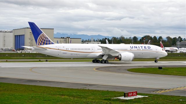 Boeing 787-9 Dreamliner (N19951) - BOE168, Uniteds second B789, begins a fast taxi test on Rwy 16R on 10/14/14. (LN:223 / cn 36402). 