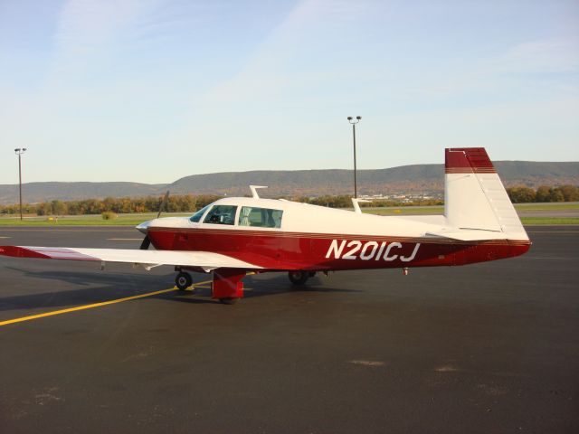 Mooney M-20 (N201CJ) - 1978