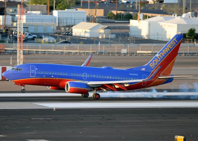 Boeing 737-700 (N496WN)