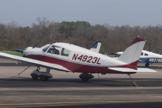 Piper Cherokee (N4923L)
