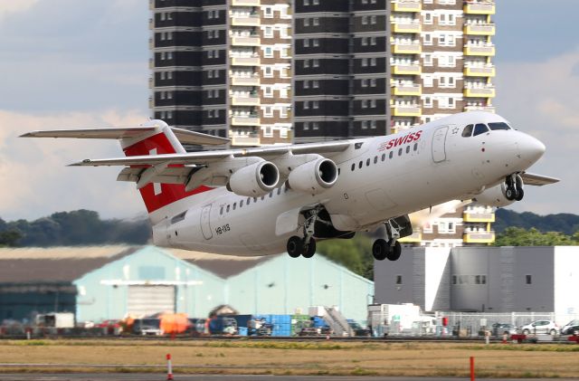 Avro RJ-100 Avroliner (HB-IXS)