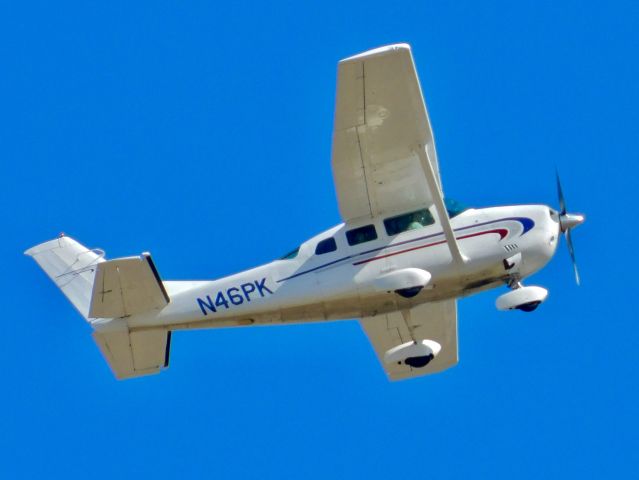 Cessna 206 Stationair (N46PK) - A Cessna 206 departing Cleveland Municipal Airport 