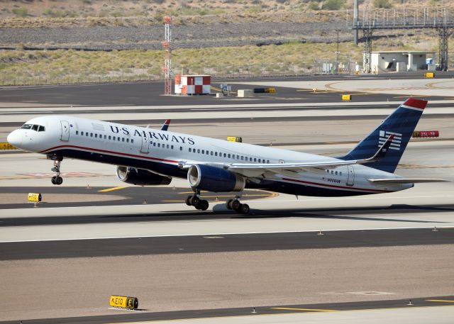 Boeing 757-200 (N908AW)