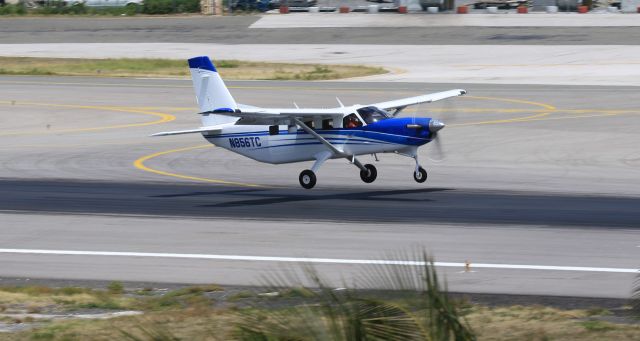 Quest Kodiak (N856TC) - N856TC seen departing St Maarten.