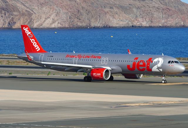 Airbus A321neo (G-SUNM)