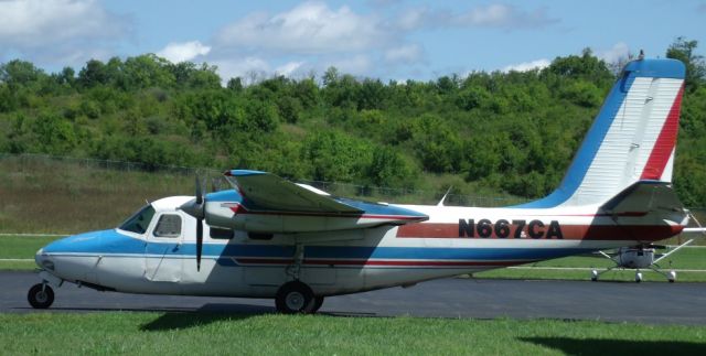 Aero Commander 500 (N667CA)