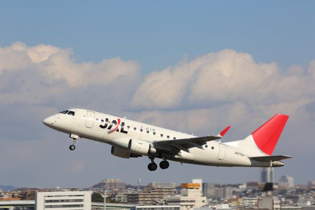 Embraer 170/175 (JA213J)