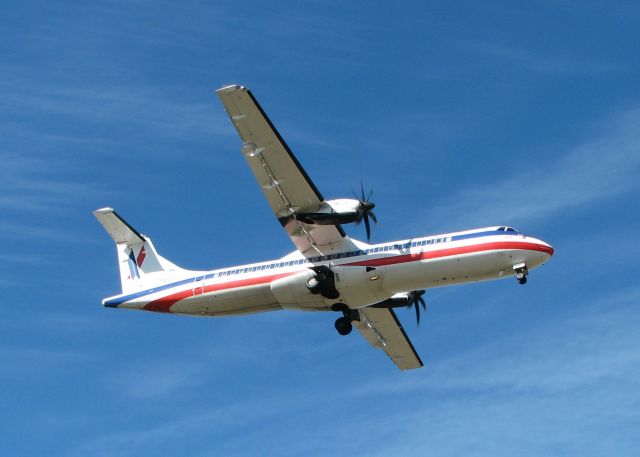 ATR ATR-72 (N494AE) - Landing at Shreveport Regional.