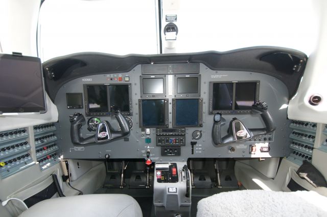 Piper Malibu Meridian (N30983) - Awesome new Garmin panel